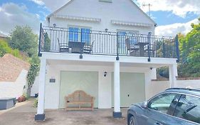 Riverside Cottage With Balcony And Fishing Jetty